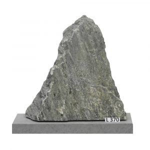 L370