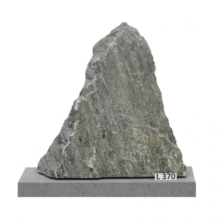 L370